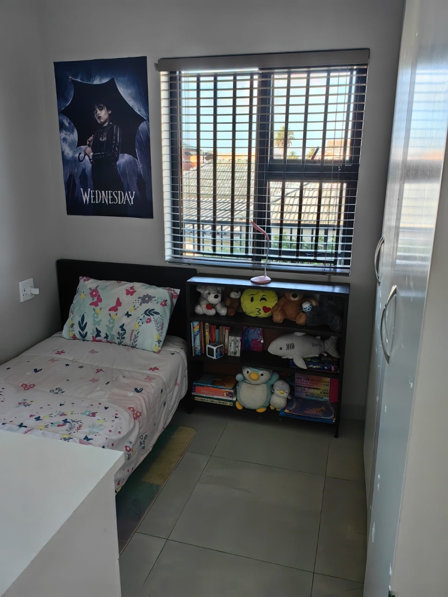 To Let 2 Bedroom Property for Rent in Grassy Park Western Cape